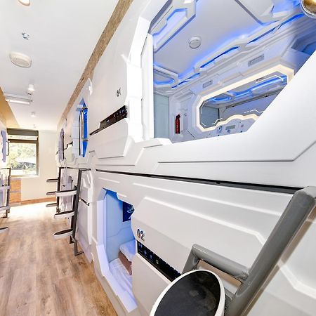 Space Q Capsule Hotel Sydney Luaran gambar